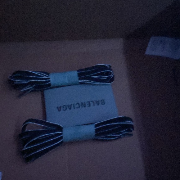 Black Balenciaga tracks - Picture 7 of 9